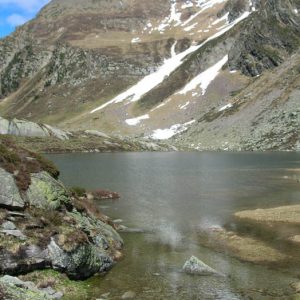 Lac de Saussat - Côté sud, l’altitude de ce lac est de 1 921m
