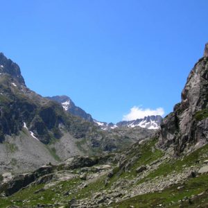 Pé-det-malh, 2 053 m - De proche en loin, Hount Frido (2 501 m), pic Falisse (2 765 m), Grande Pache (3 005 m)