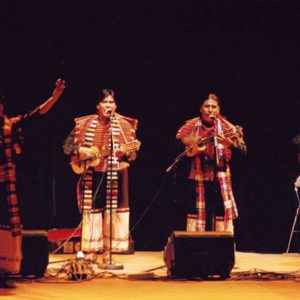 Awatinas - Authentiques descendants des Aymaras, ils interprètent des mélodies de transmissions orales de leurs ancêtres. Représentants fidèles d’un peuple qui a su résister aux tentatives de liquidation culturelle