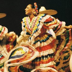 Danseuses mexicaine... de l’ensemble Ballet Huichol