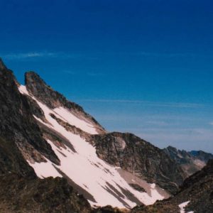 Col d’Estom Soubiran - Situé à 2 829 m d’altitude. Vue entre le lac Glacé et le lac du Col