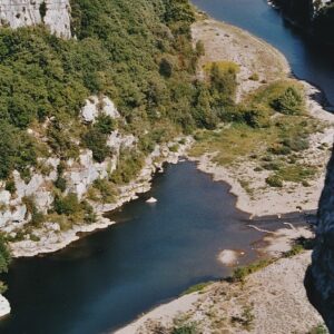 Gorges du Chassezac - Ardèche, "Le bois de Païolive" – circuit de la corniche