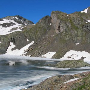 Lac Glacé et col des Gentianes - Situés respectivement pour l’un, à 2 565 m d’altitude et l’autre à 2 729 m