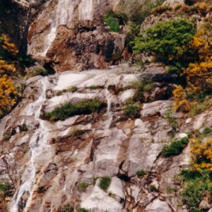 Granit du Montlouvier (cascade) - Près d’Aumessas, dans le Gard (massif de l'Aigoual)