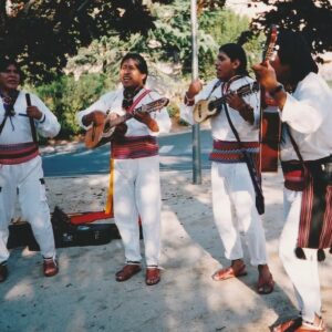 Awatinas au Puy-en-Velay en Haute-Loire (2004)