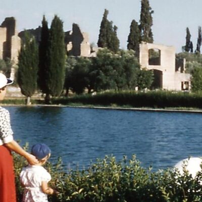 1957 Villa Adriana près de Rome avec "mutti"... 