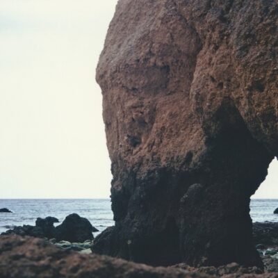 1967 ... rochers de Praia Da Rocha à Faro, Portugal