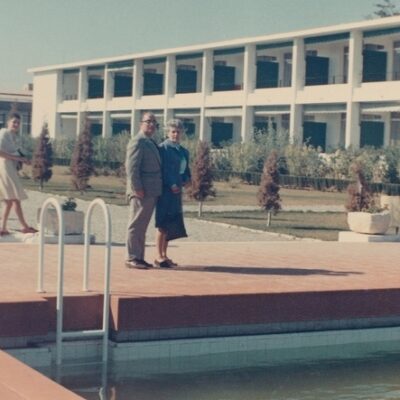 1967  ...l'hôtel à Faro, Portugal ; un cliché avec mes parents à la Jacques Tati dans son film « Mon Oncle »...!